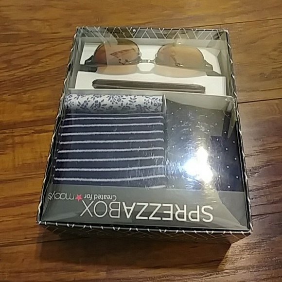 Gift box - Picture 3 of 4